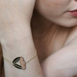 Bracelet femme en bois gravé ~ SARÜ ~