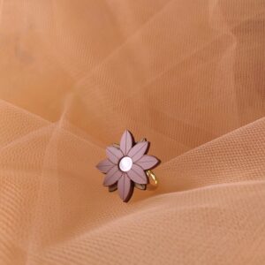 Bague "Jill" en bois de poirier et plexiglas - rouge