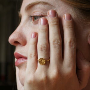 Petite bague dorée "Aloha" feuilles